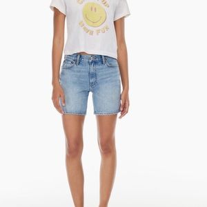 Aritzia Mid rise shorts